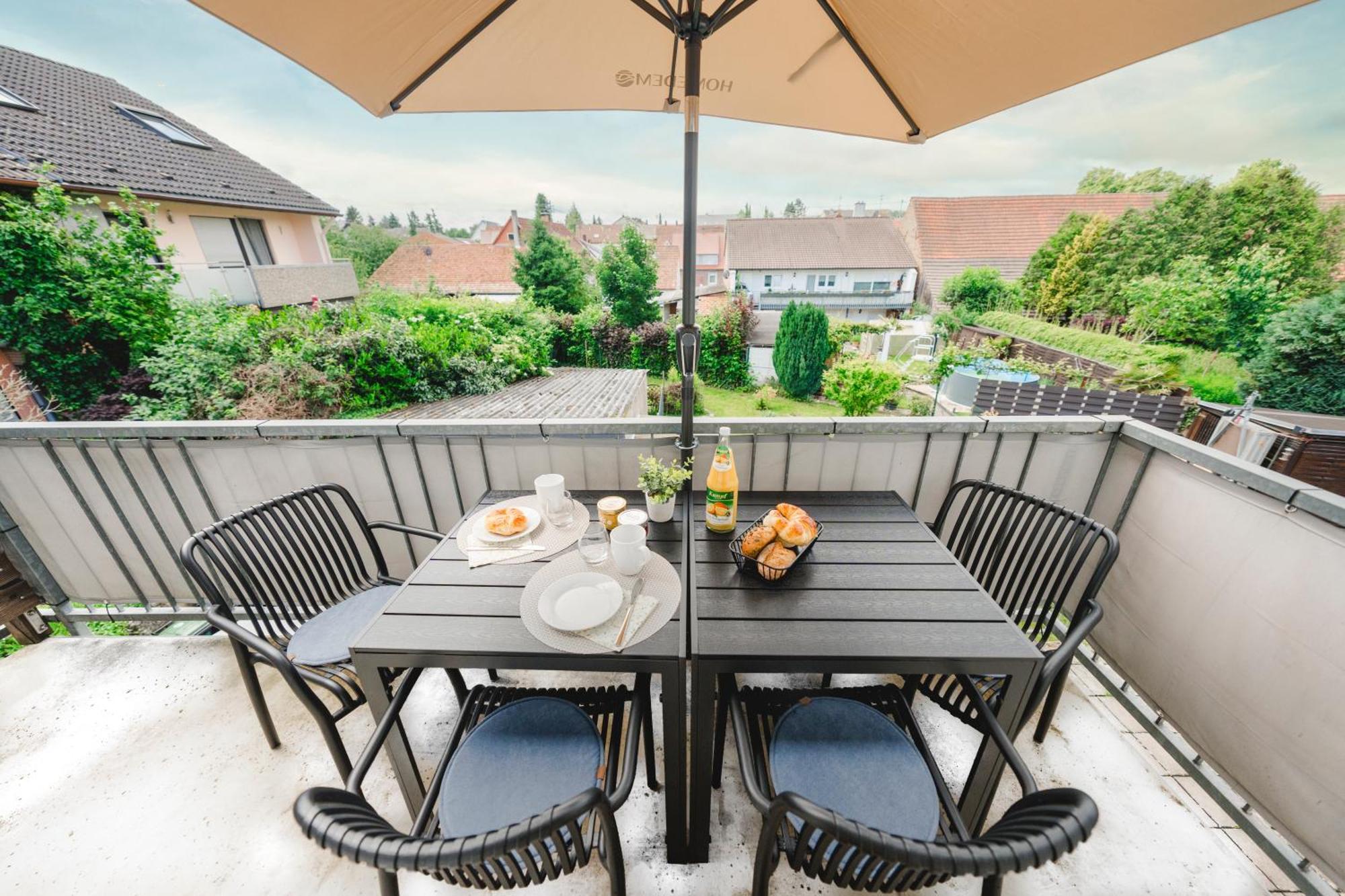 Stadtrand Oase Karlsruhe Mit Balkon Exterior foto